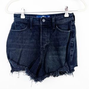 Hollister Curvy Ultra High Rise Mom Short in Size 1 Waist 25